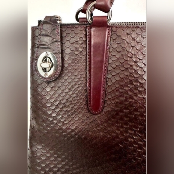 Stunning Coach Borough Turnlock Embossed Python Leather Satchel. Crafted in exq - Picture 6 of 14